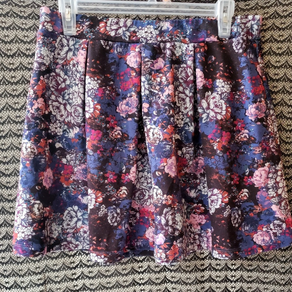 Short Thigh Thick Pleated Floral Skater Skirt